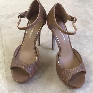 Badgley Mischka platform heels size 8.5